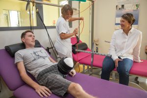 Quand on est patient, on veut être acteur de son parcours de soins. Depuis des années, le CHU Grenoble Alpes est en pointe pour donner toute leur place aux patients et participer à la révolution de la médecine centrée sur la personne.